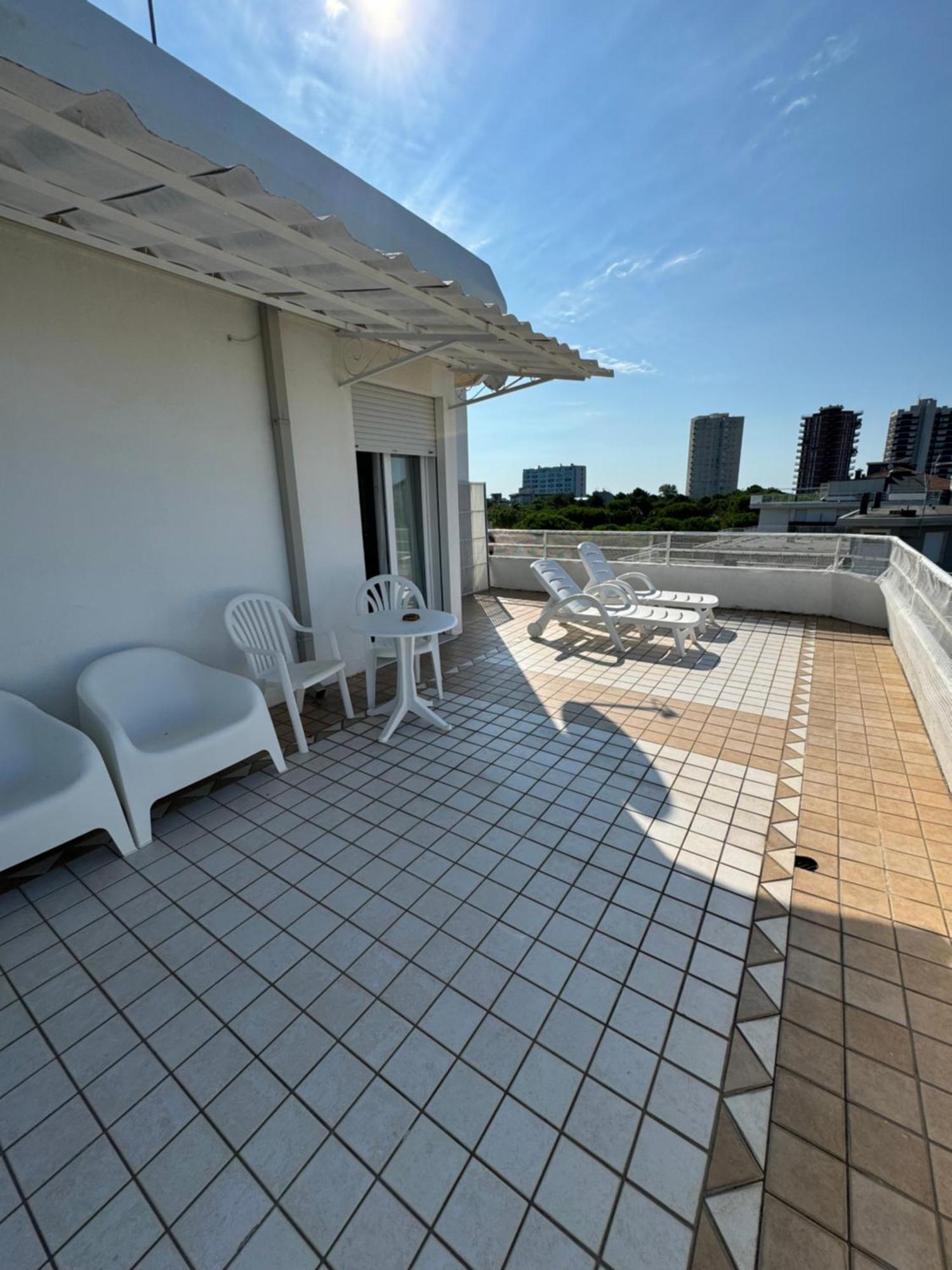 Hotel San Francisco Lignano Sabbiadoro Exterior photo